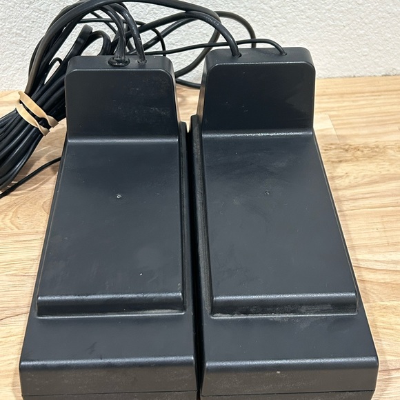 Logitech X-140 S-0264B 2.0 Channel Stereo Speakers Pair - Black - Picture 5 of 9